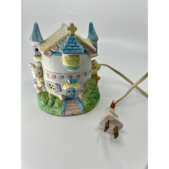 1992 Beachwood Ltd. Hand Painted Porcelain Easter Lighted House 28816 Church - Picture 2 of 9